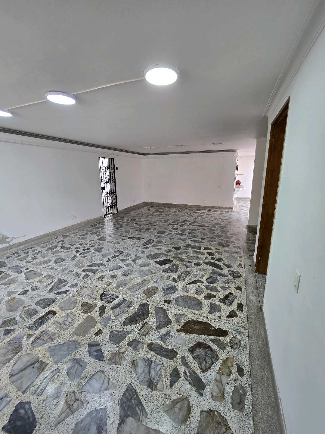 Arriendo casa calasanz