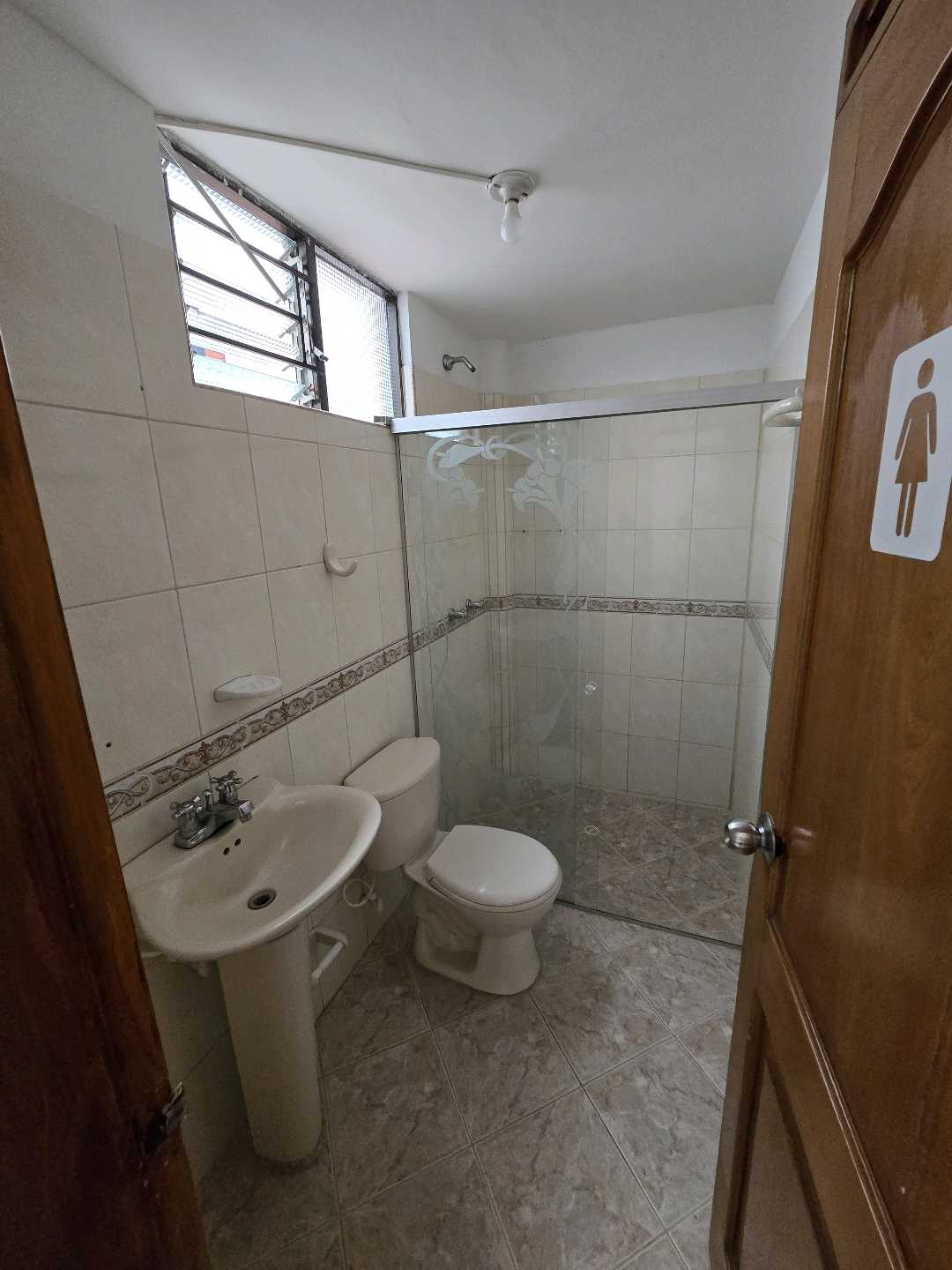 Arriendo casa calasanz