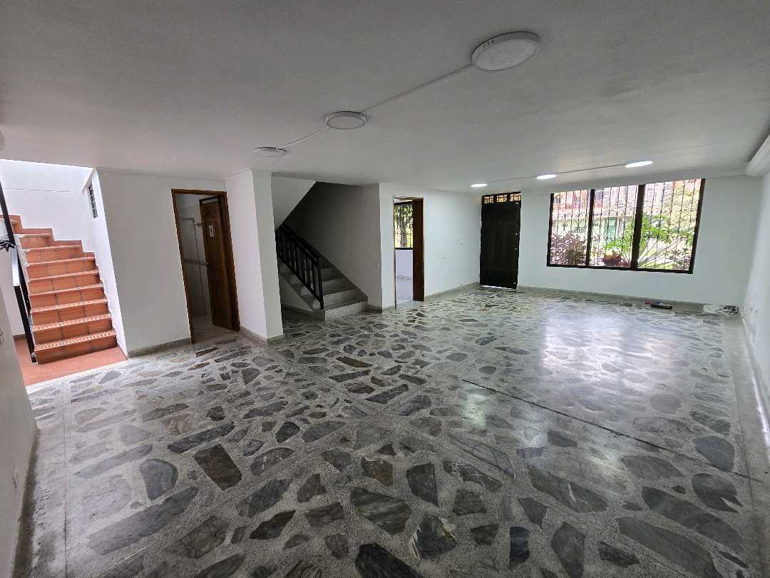 Arriendo casa calasanz