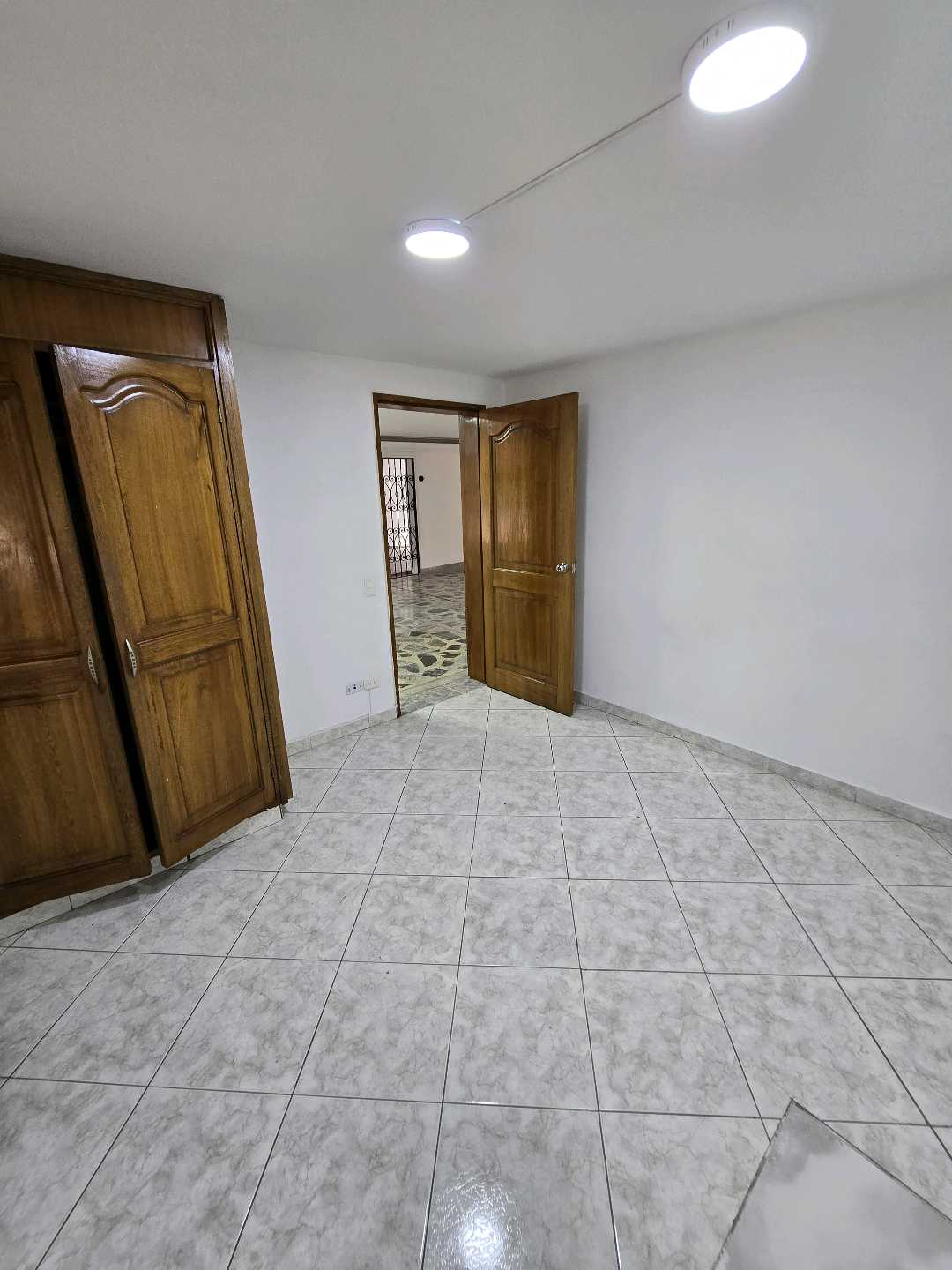 Arriendo casa calasanz