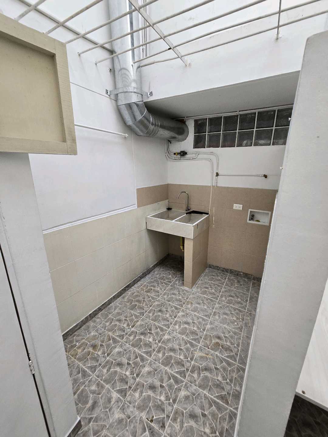 Arriendo casa calasanz