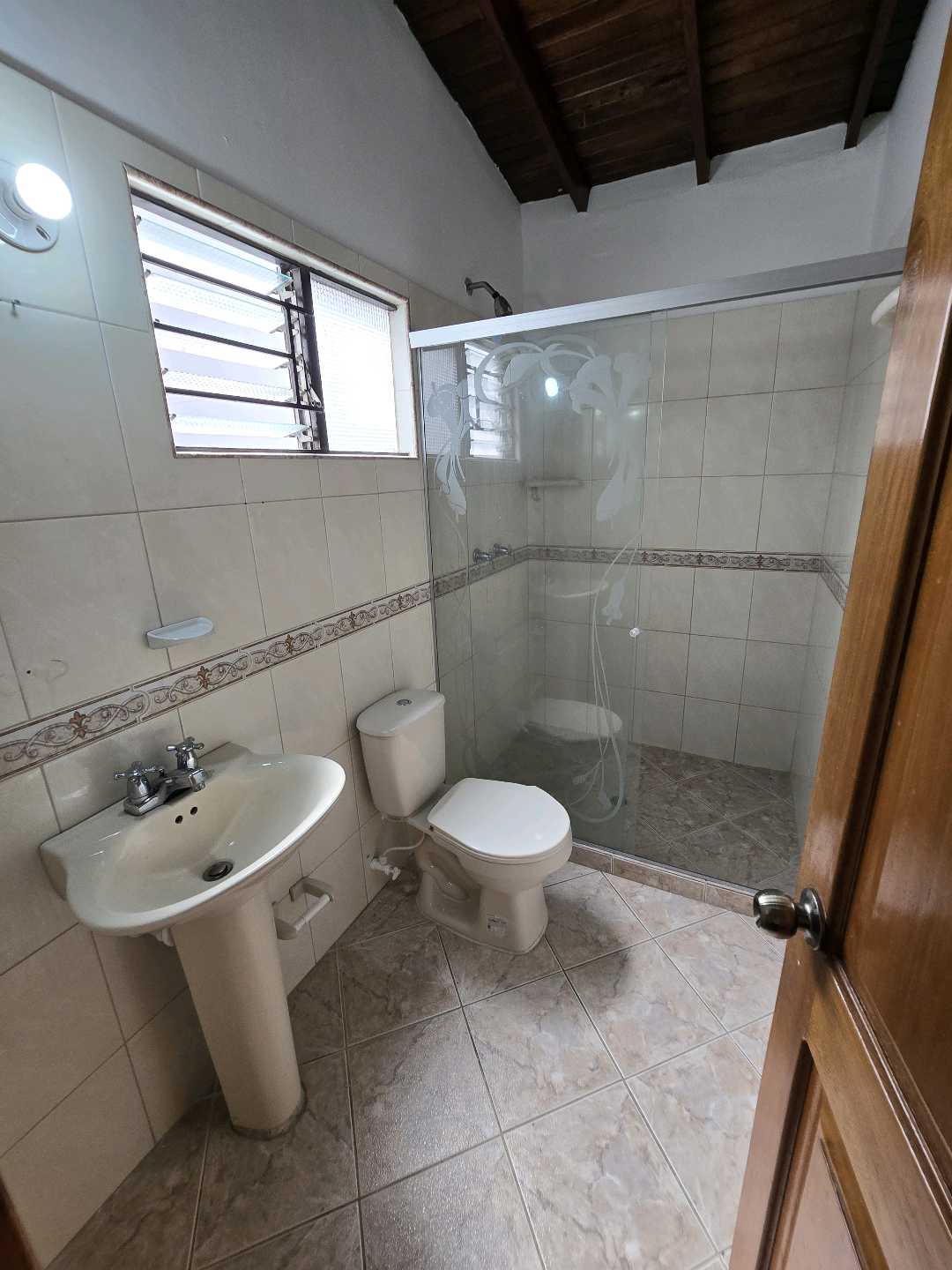 Arriendo casa calasanz