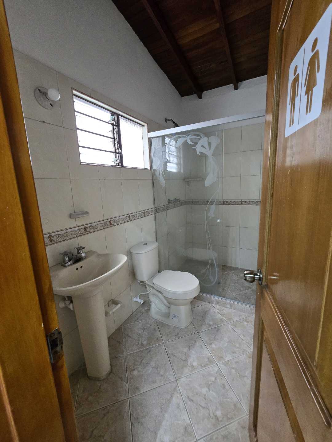 Arriendo casa calasanz