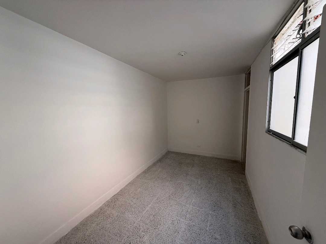 Arriendo casa calasanz