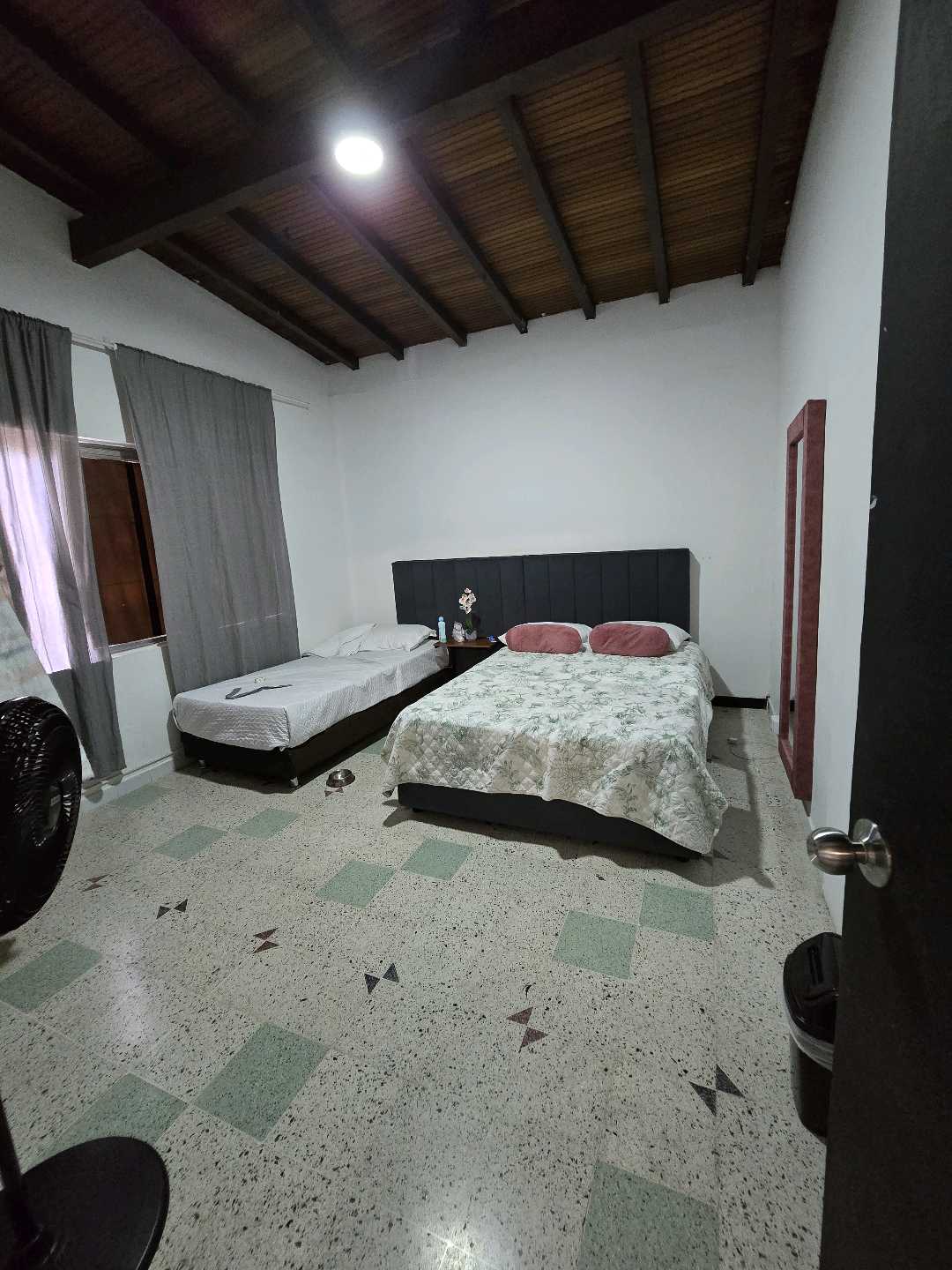 Arriendo casa calasanz