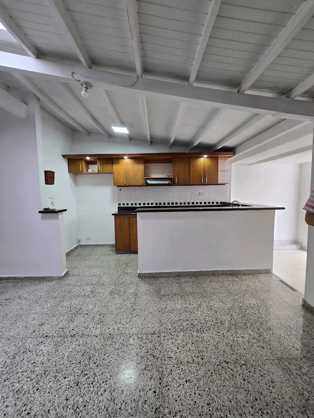 Arriendo casa calasanz