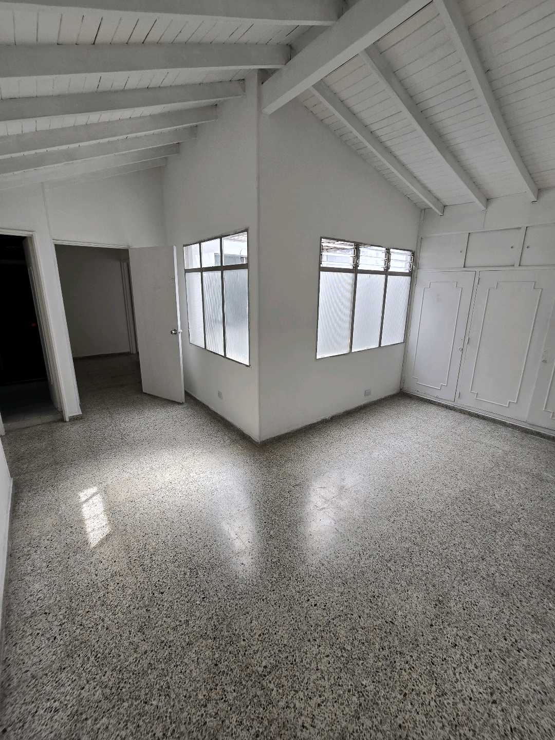 Arriendo casa calasanz