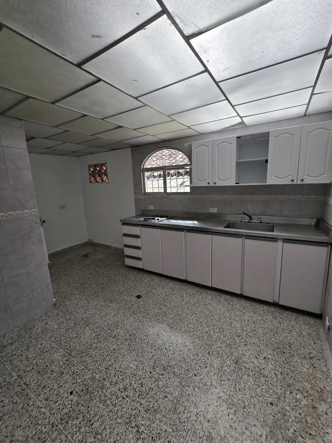 Arriendo casa calasanz
