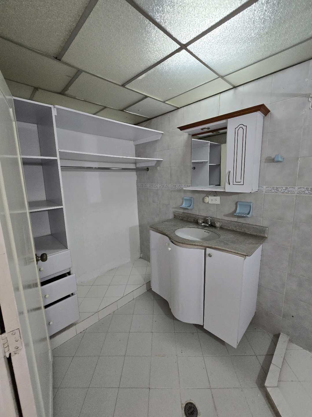 Arriendo casa calasanz