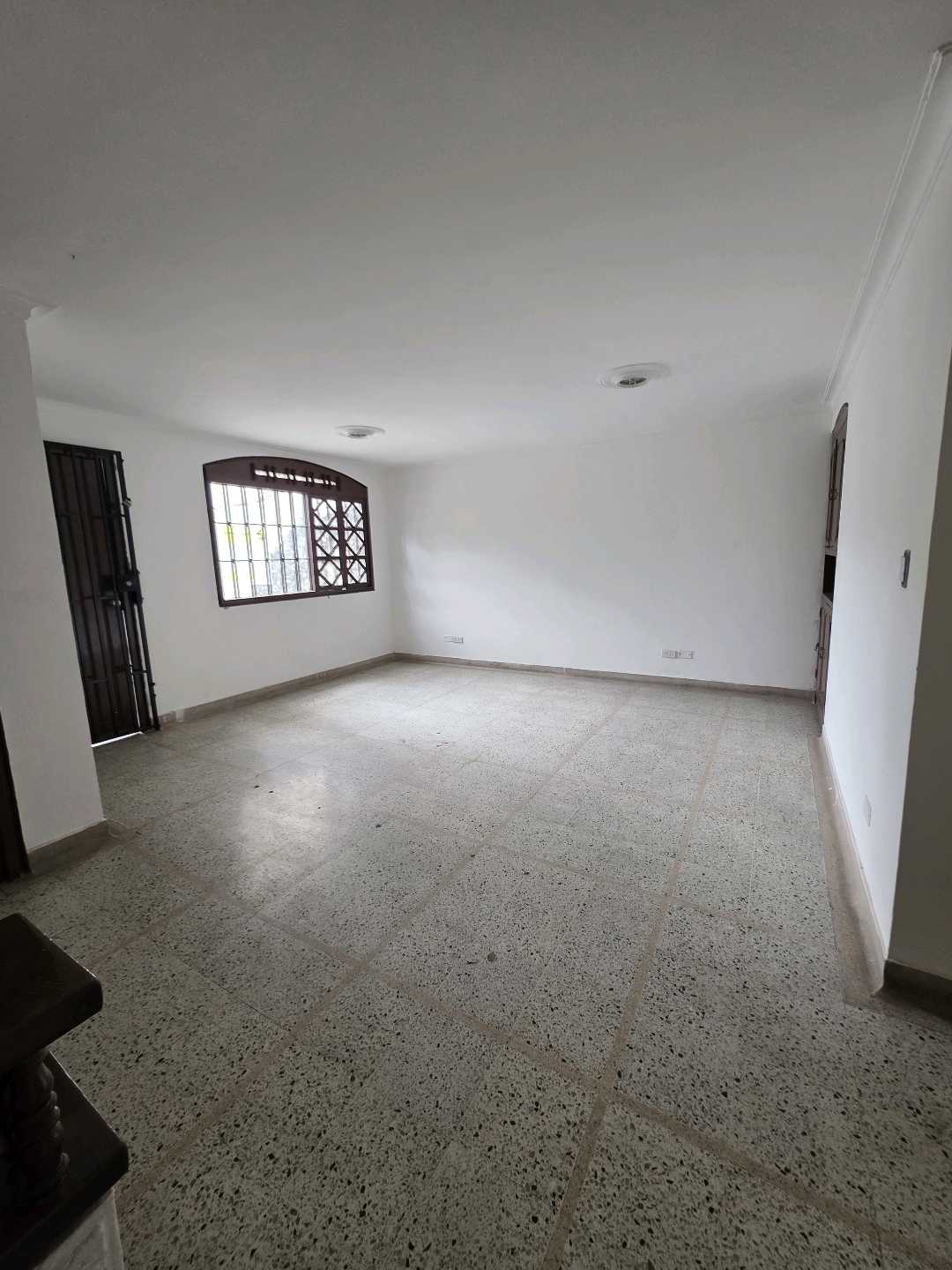 Arriendo casa calasanz