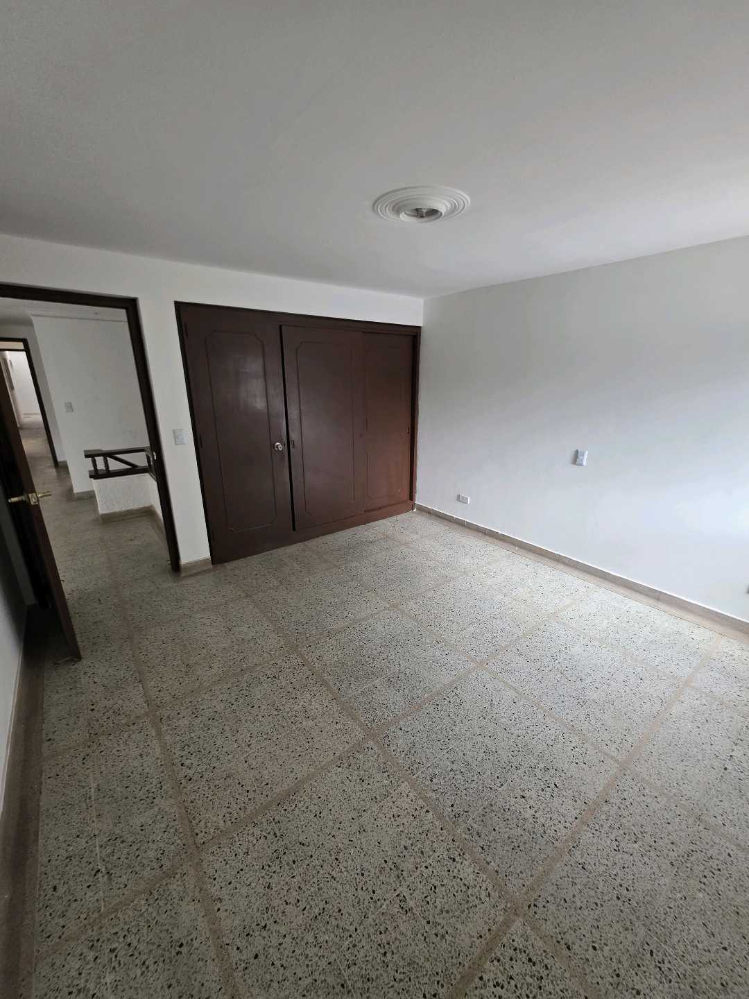 Arriendo casa calasanz