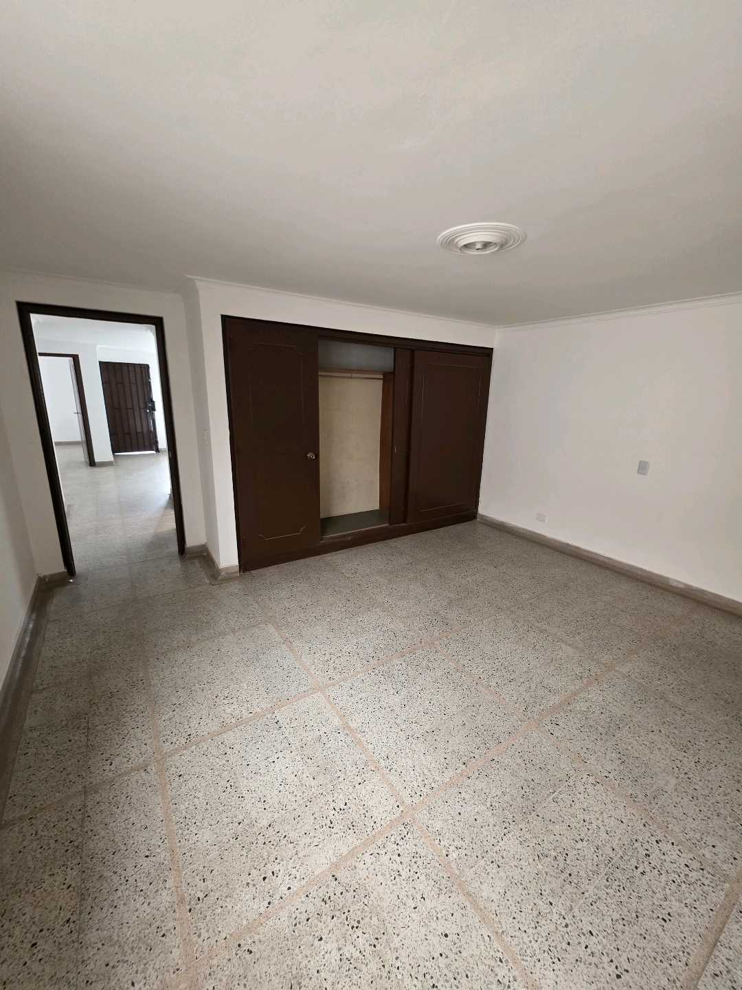 Arriendo casa calasanz