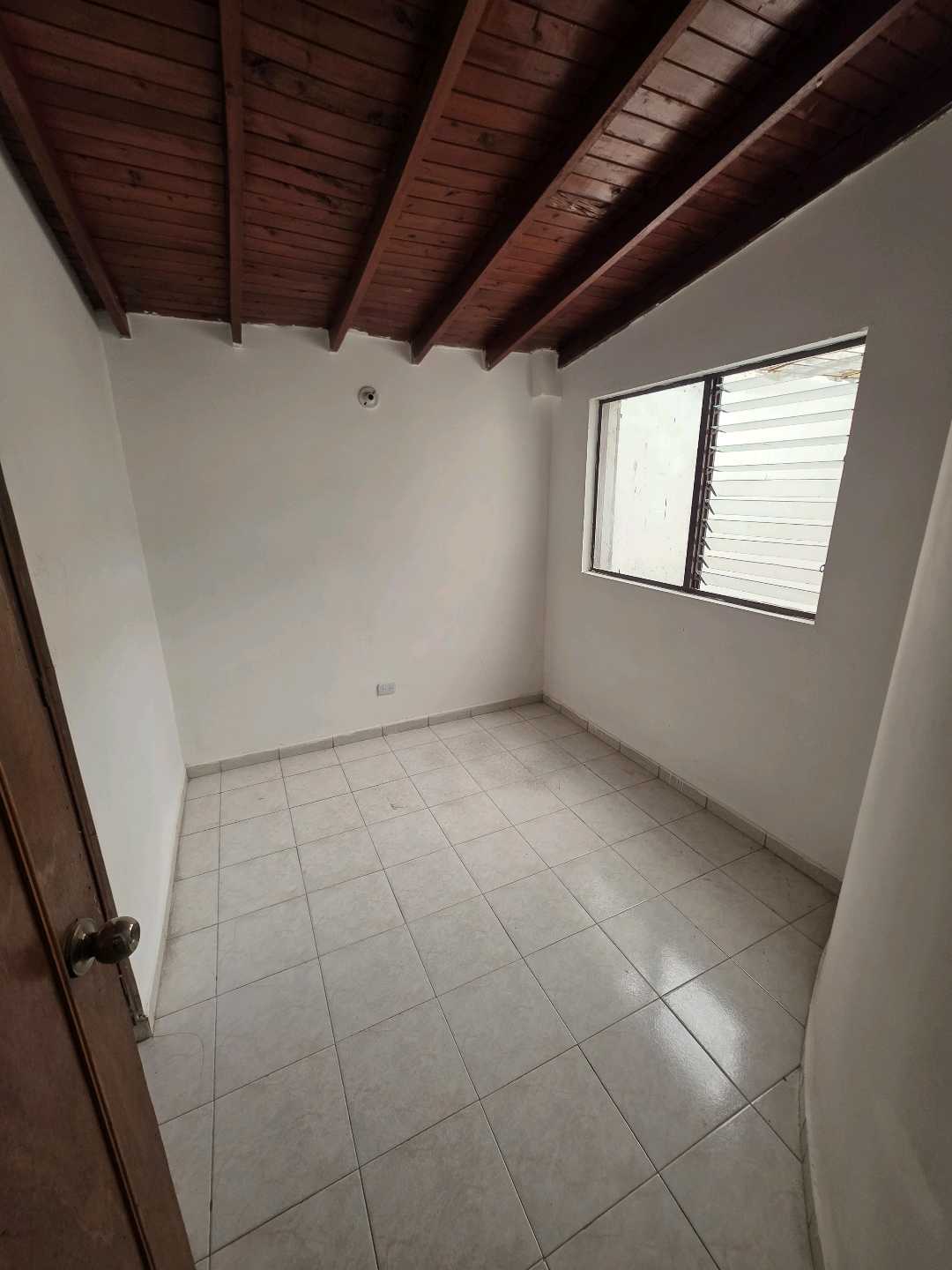 Arriendo casa calasanz