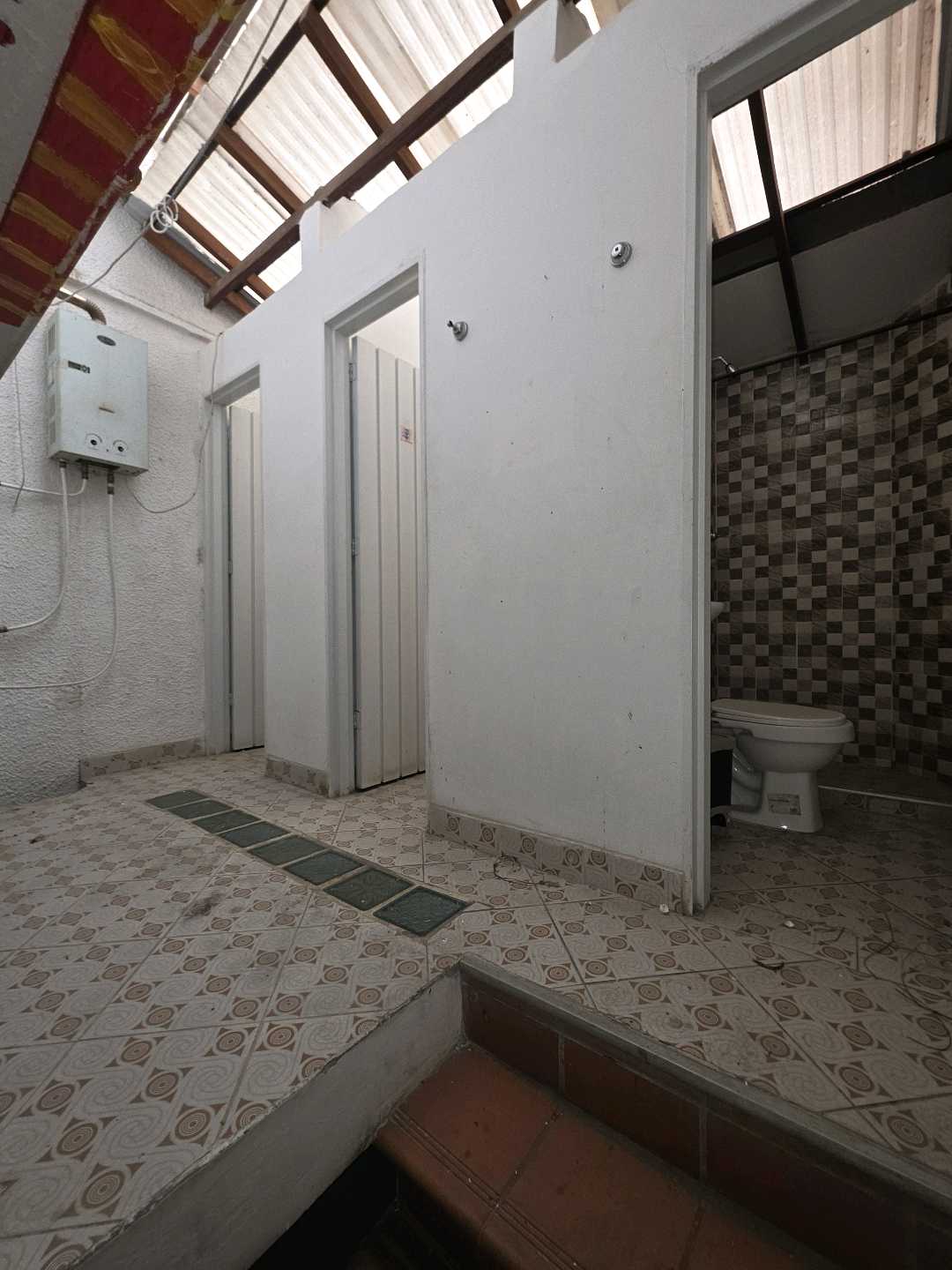 Arriendo casa calasanz