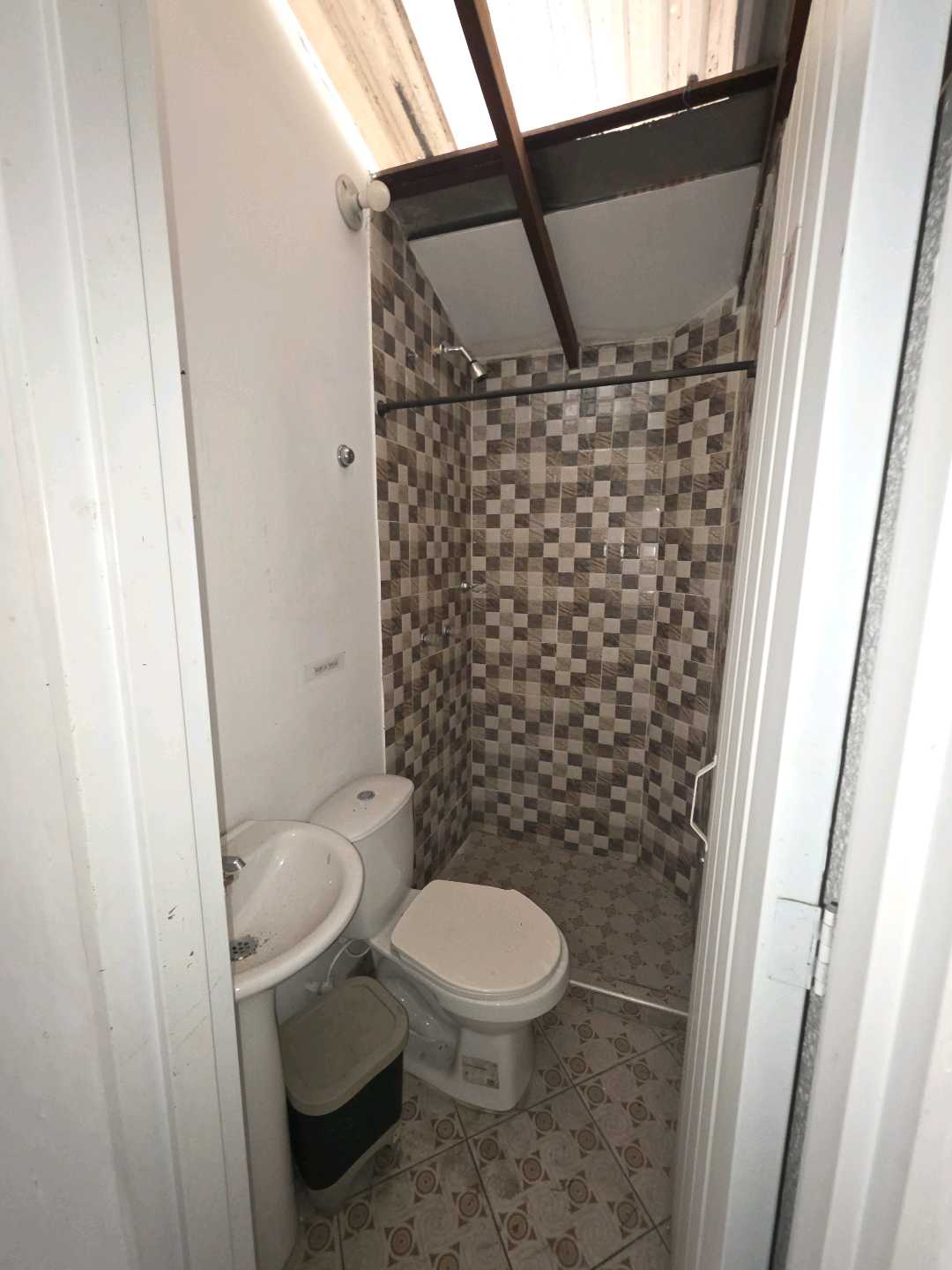 Arriendo casa calasanz