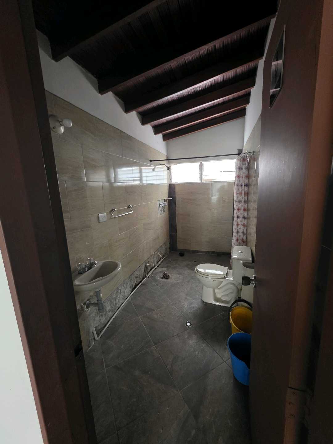 Arriendo casa calasanz