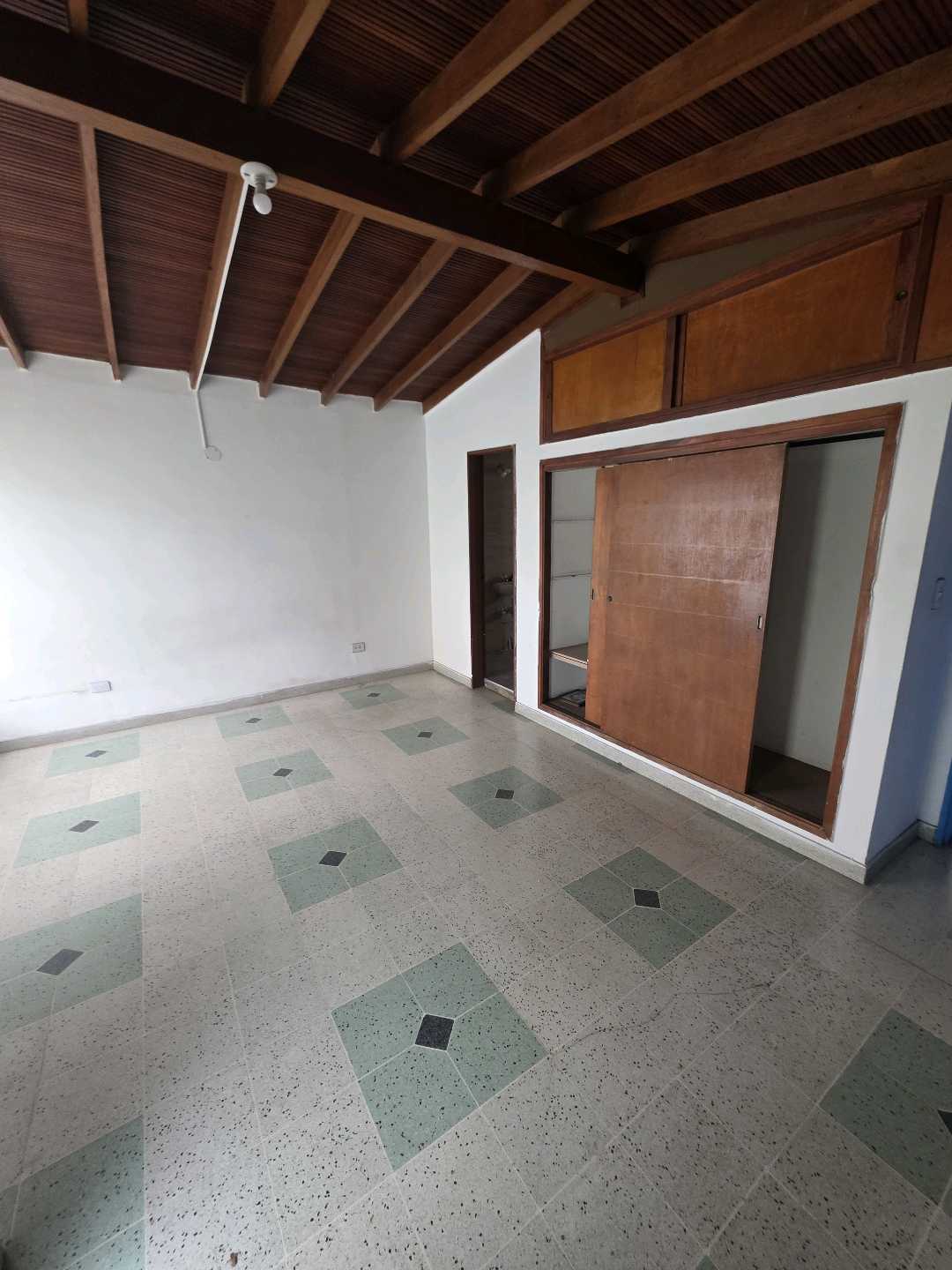 Arriendo casa calasanz