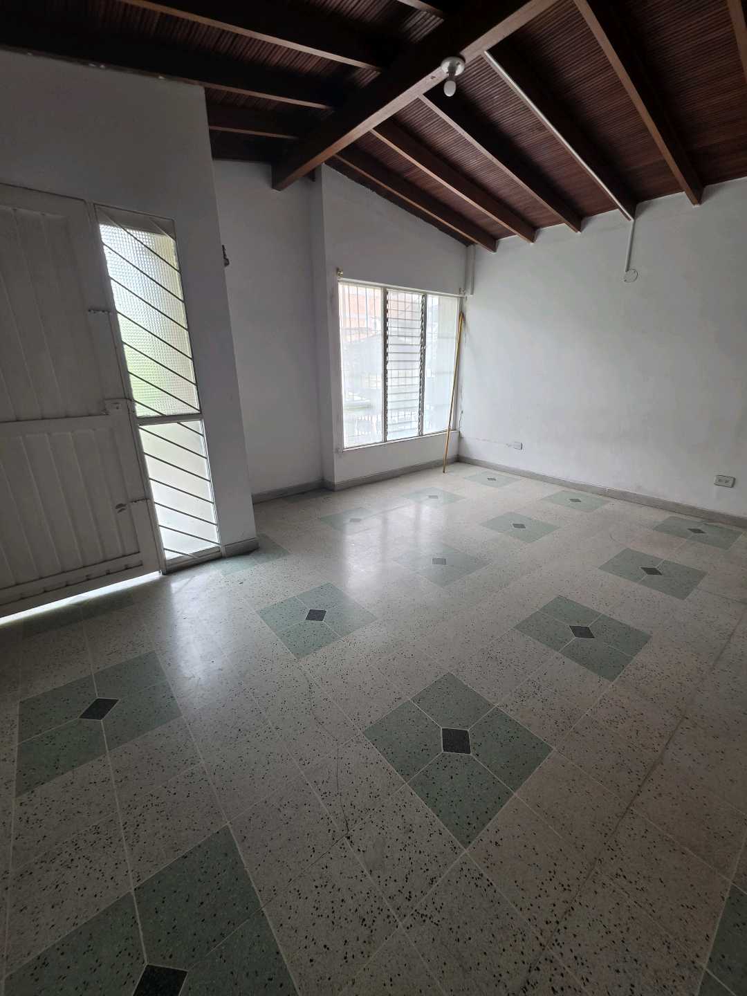 Arriendo casa calasanz