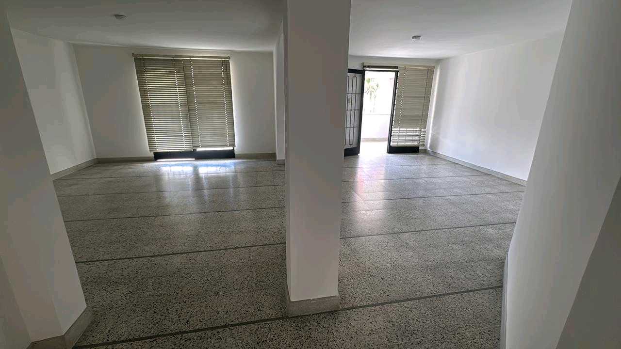 Arriendo casa colores
