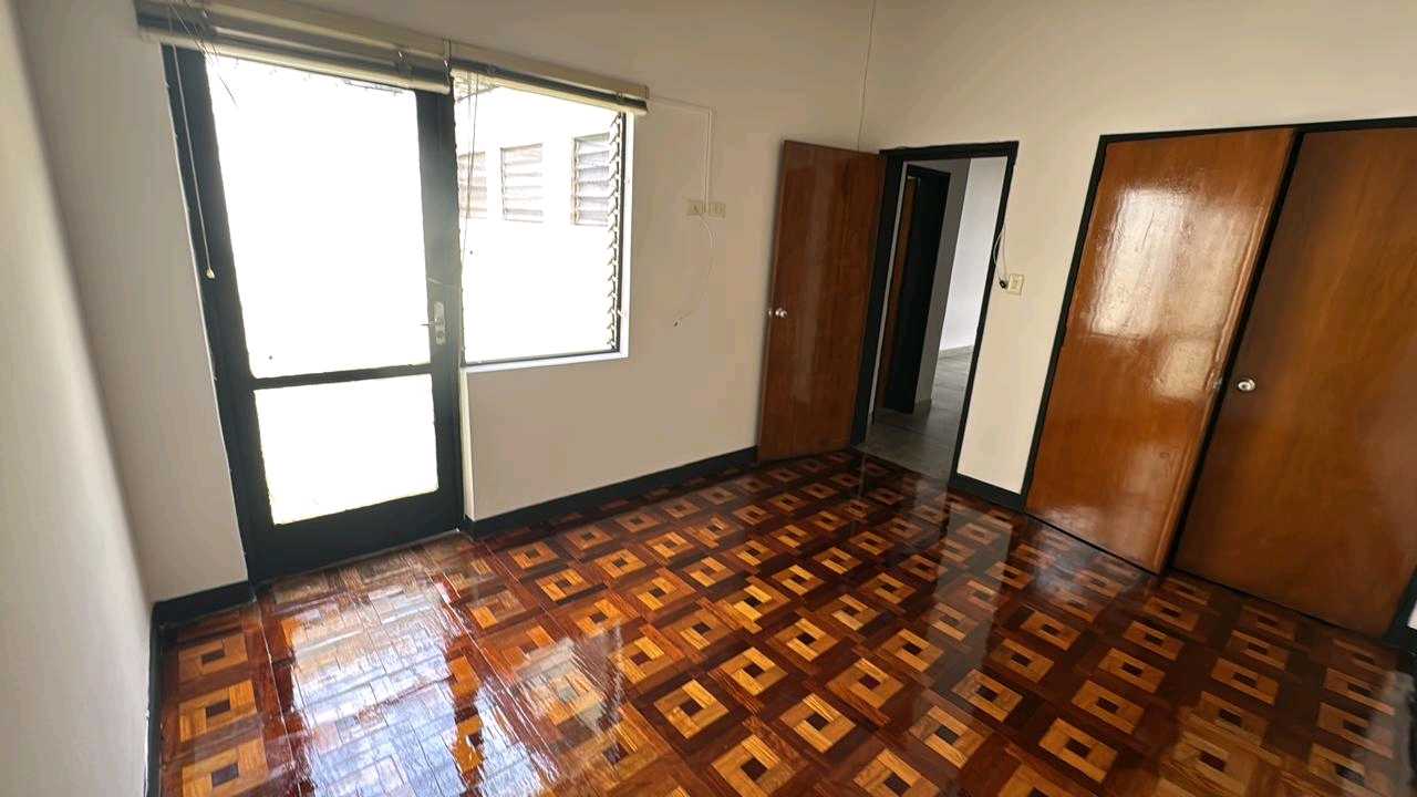 Arriendo casa colores