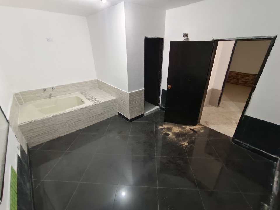 Arriendo casa de 3 niveles en Laureles
