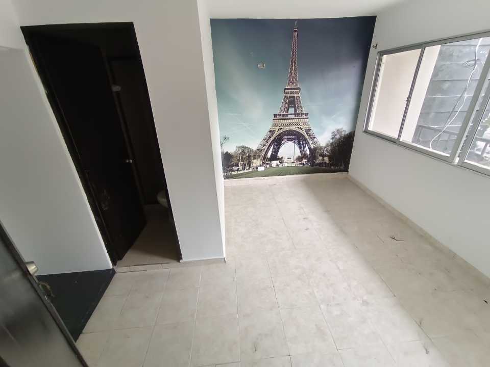 Arriendo casa de 3 niveles en Laureles