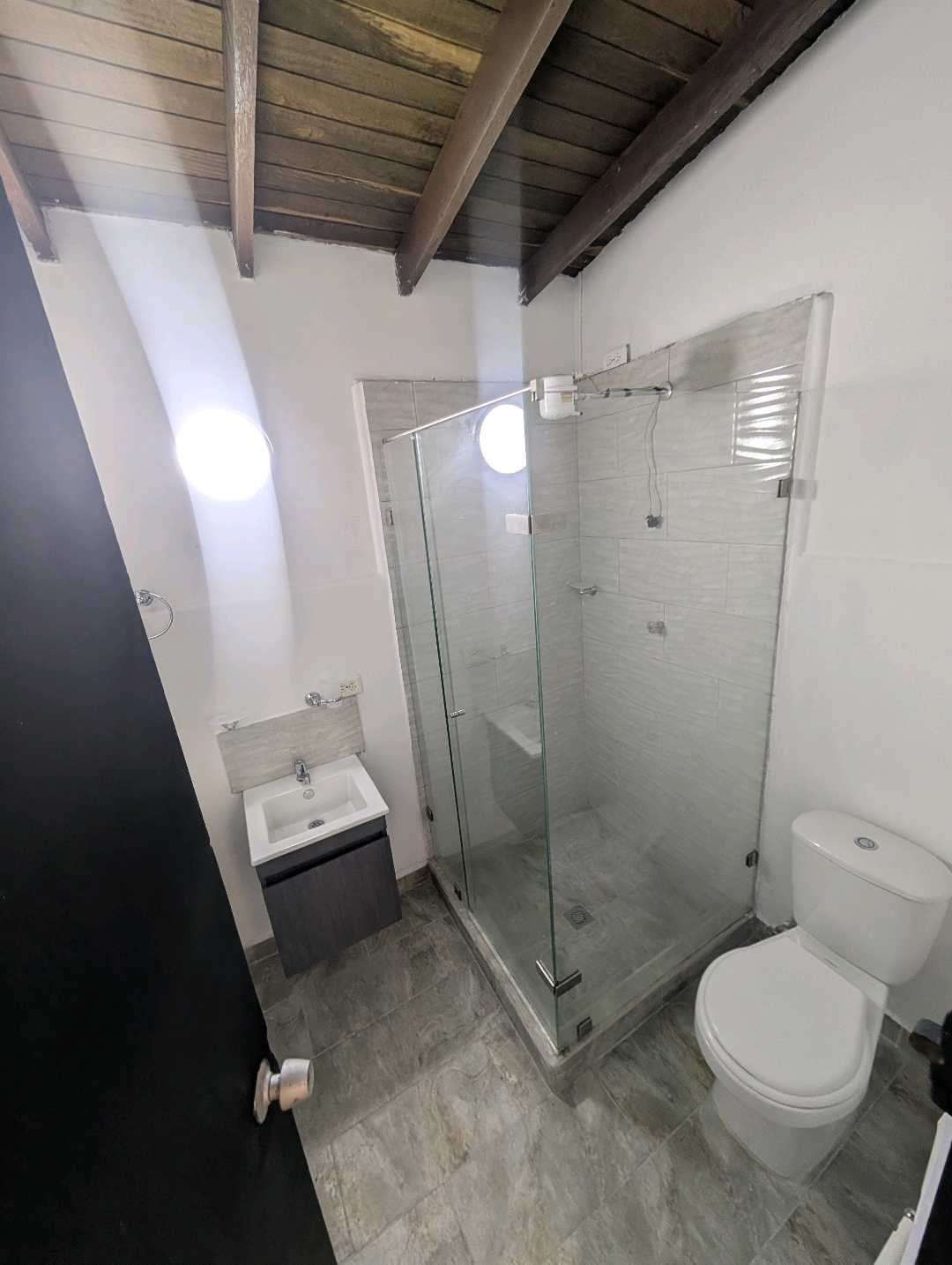 Arriendo casa en la castellana