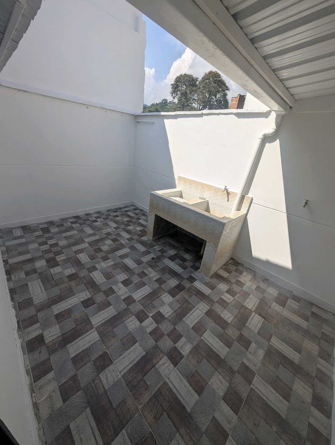 Arriendo casa en la castellana