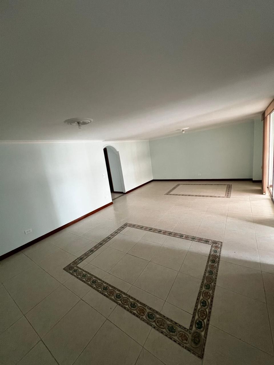 ARRIENDO CASA EN LAURELES