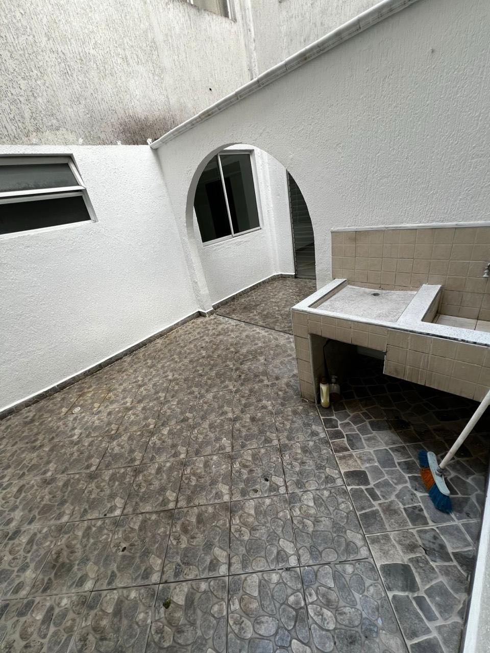 ARRIENDO CASA EN LAURELES