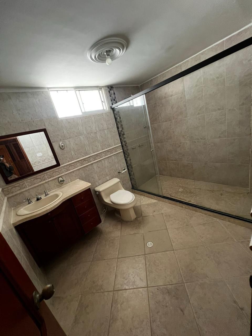 ARRIENDO CASA EN LAURELES