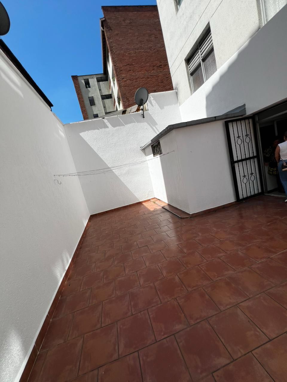 ARRIENDO CASA EN LAURELES