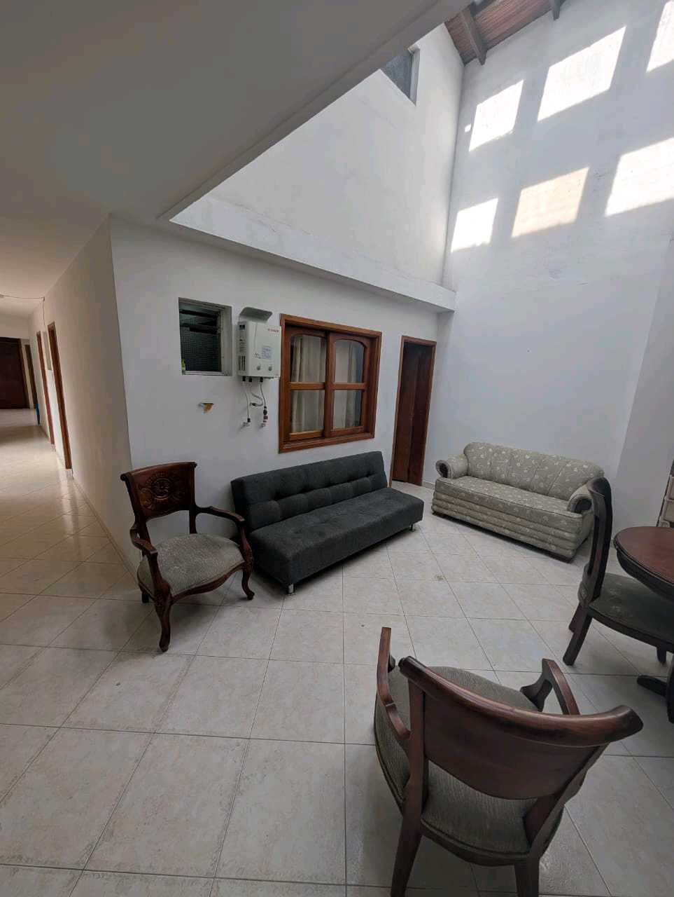 Arriendo casa en laureles ideal uso comercial o vivienda