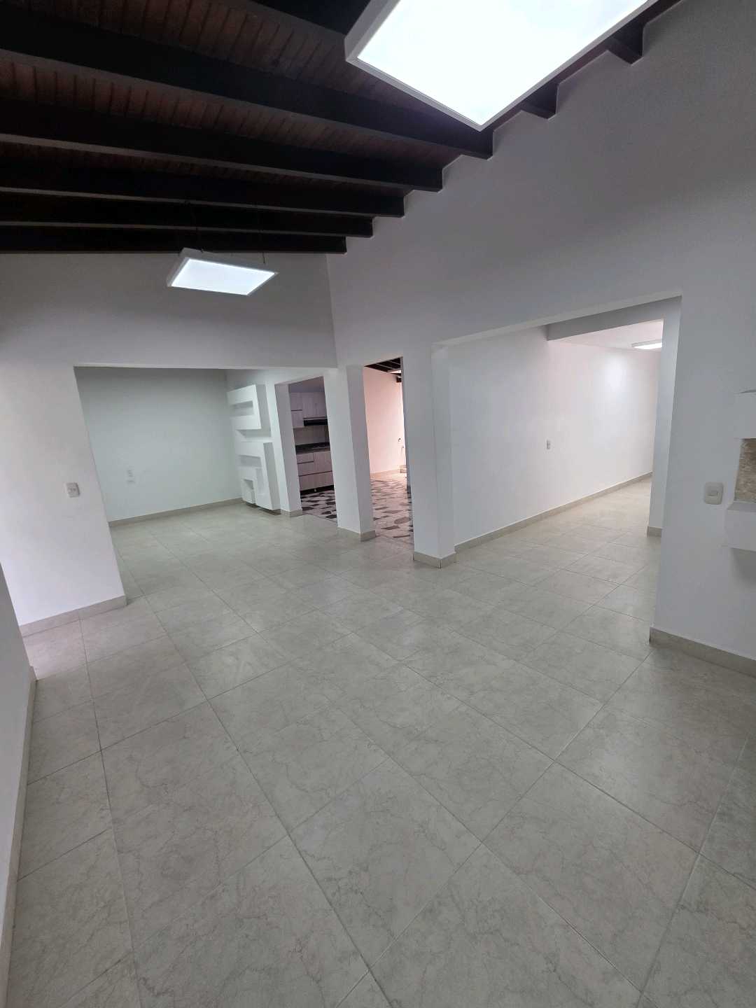 Arriendo casa floresta