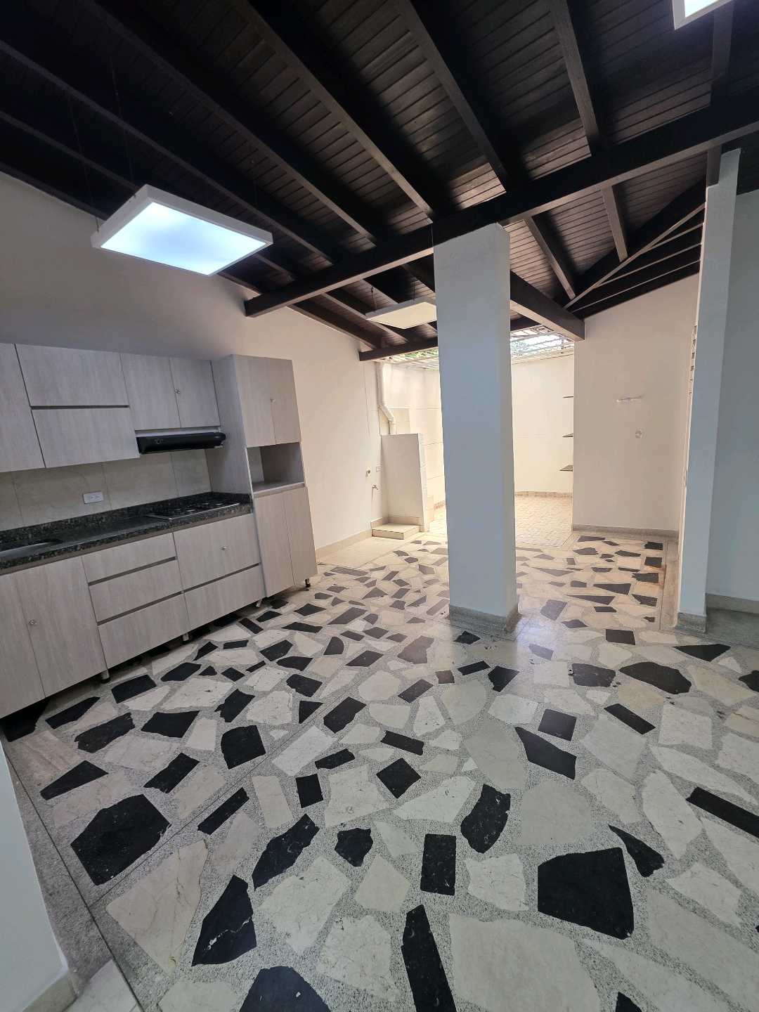 Arriendo casa floresta