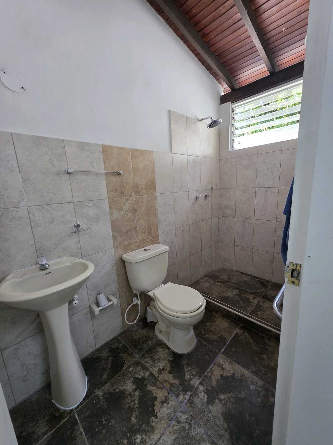 Arriendo casa floresta