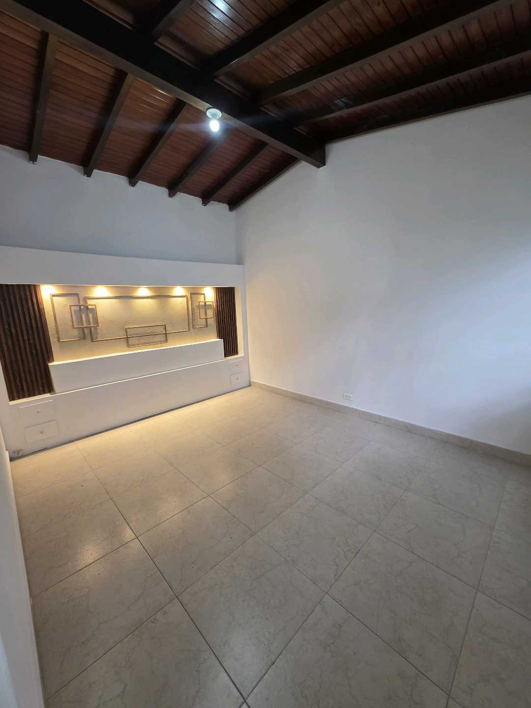 Arriendo casa floresta