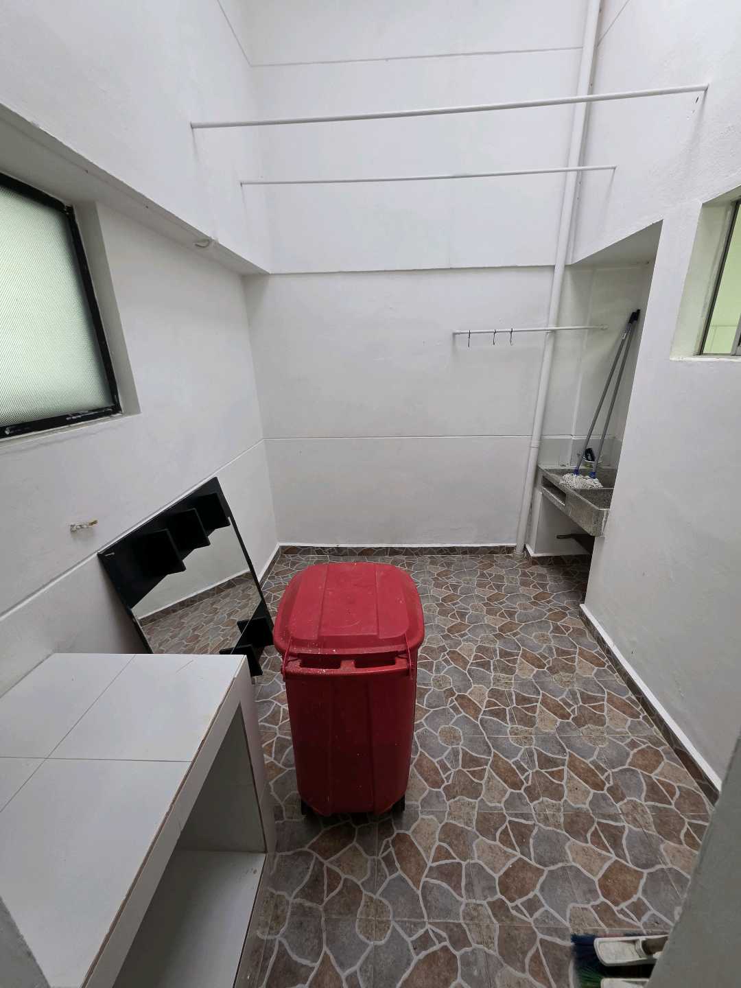 Arriendo casa la castellana