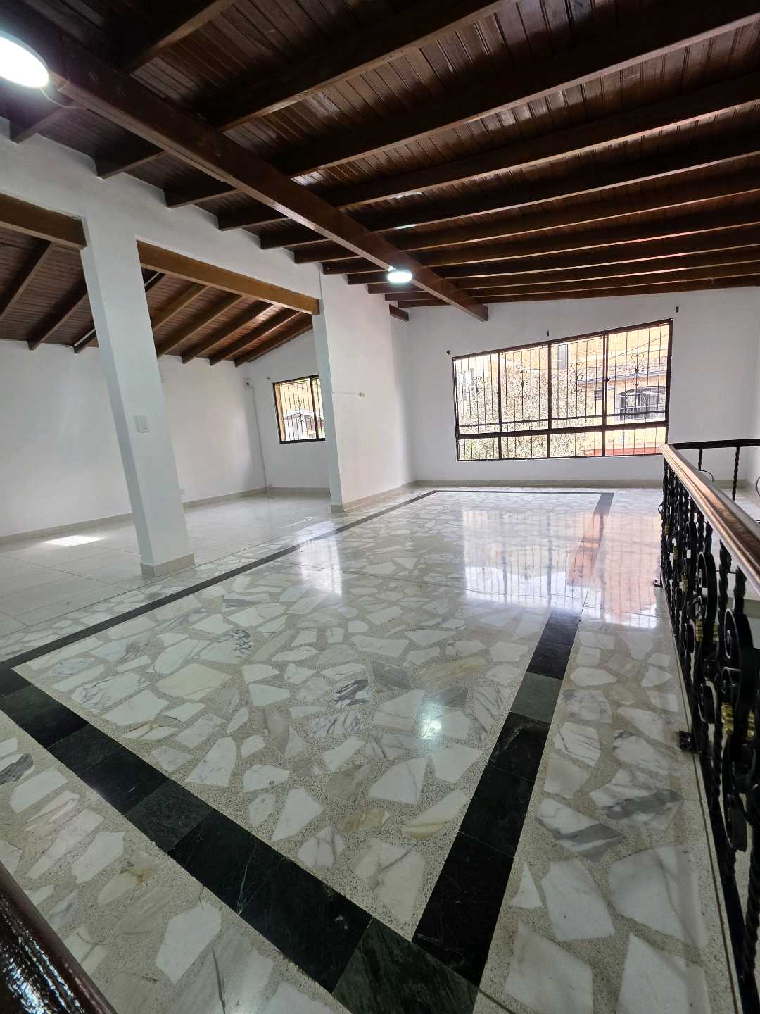 Arriendo casa la castellana