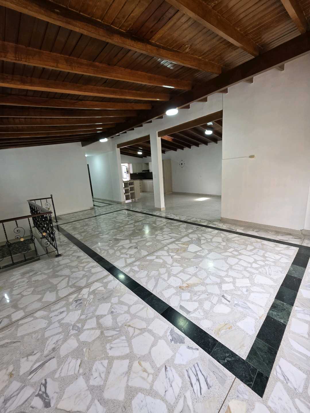 Arriendo casa la castellana