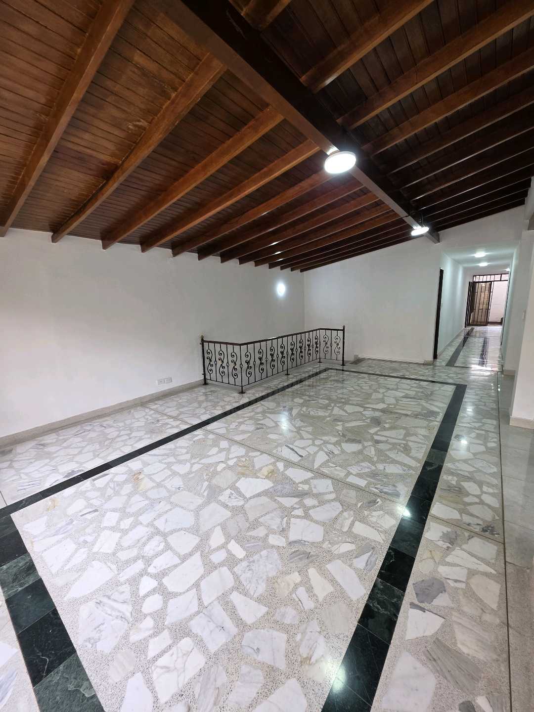 Arriendo casa la castellana