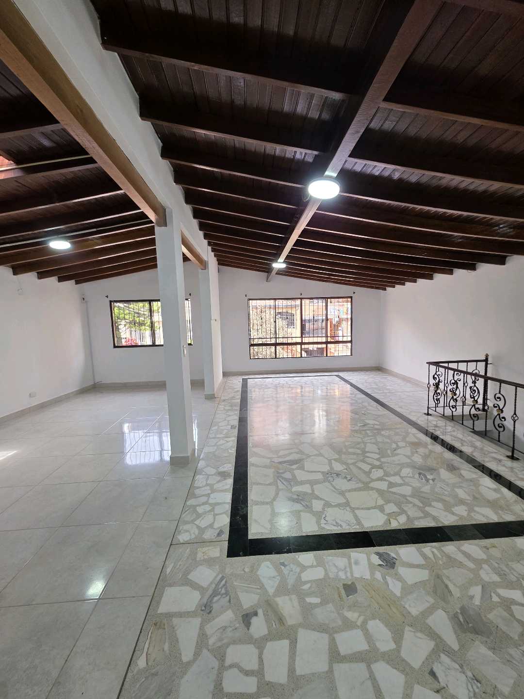 Arriendo casa la castellana