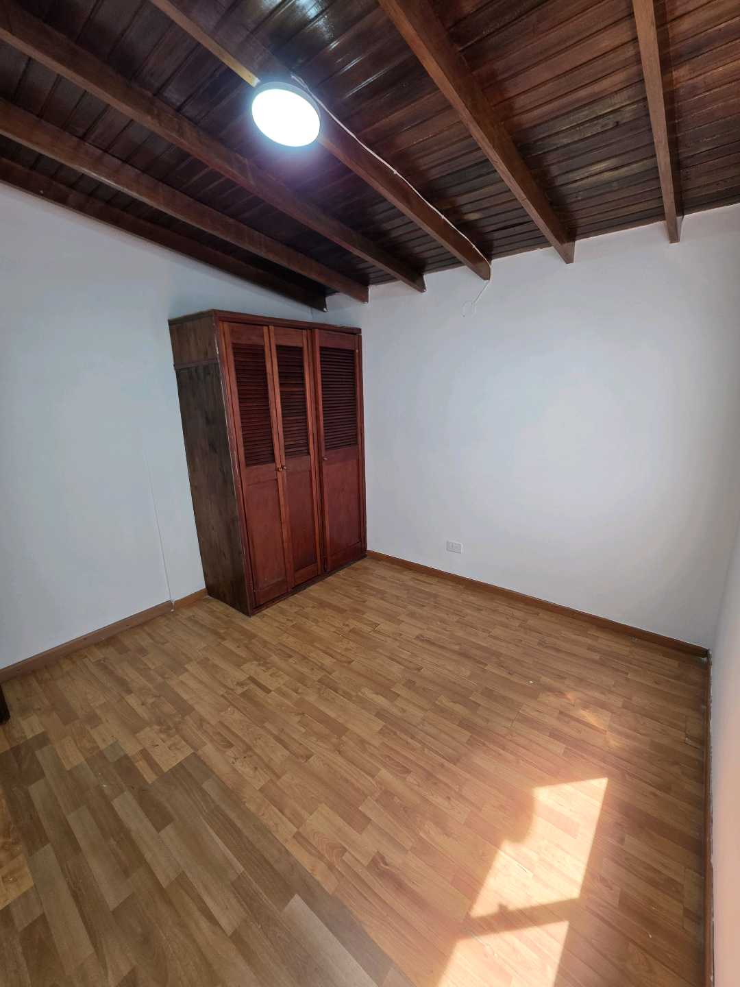 Arriendo casa la castellana