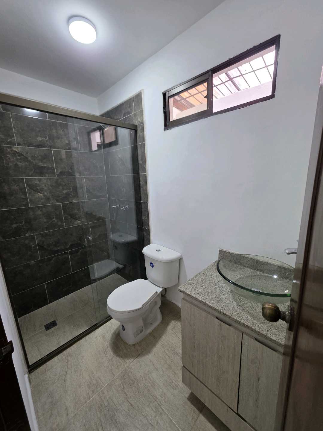 Arriendo casa la castellana