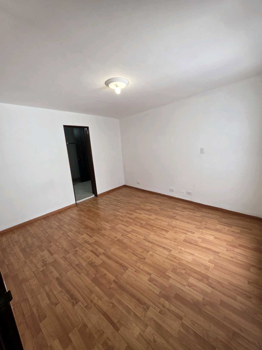 Arriendo casa la castellana