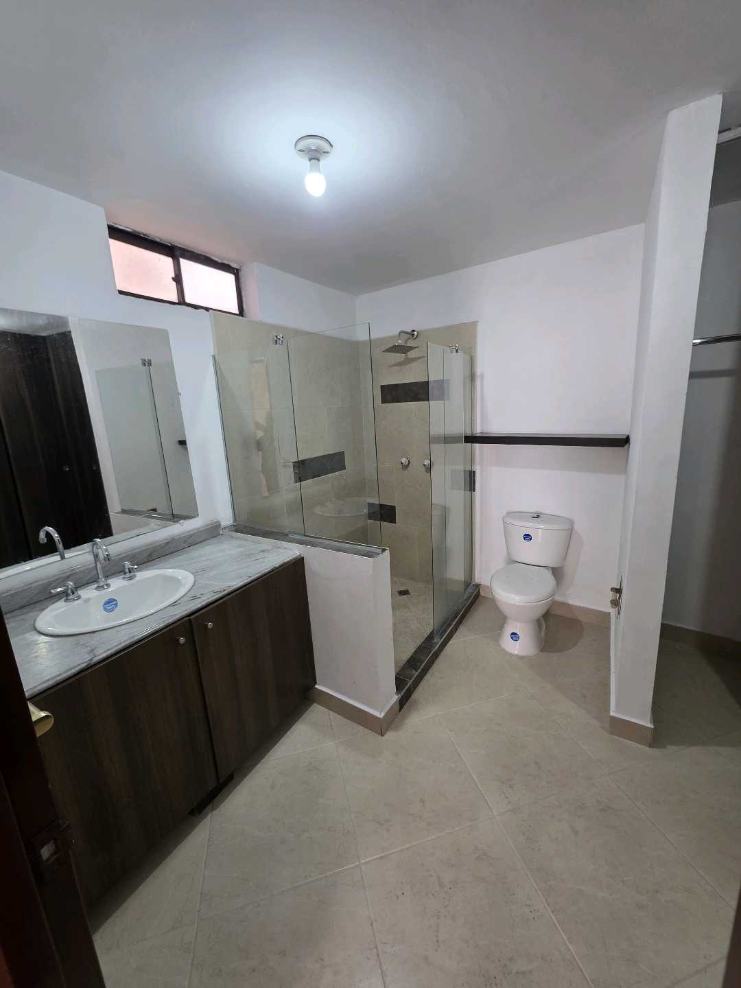 Arriendo casa la castellana