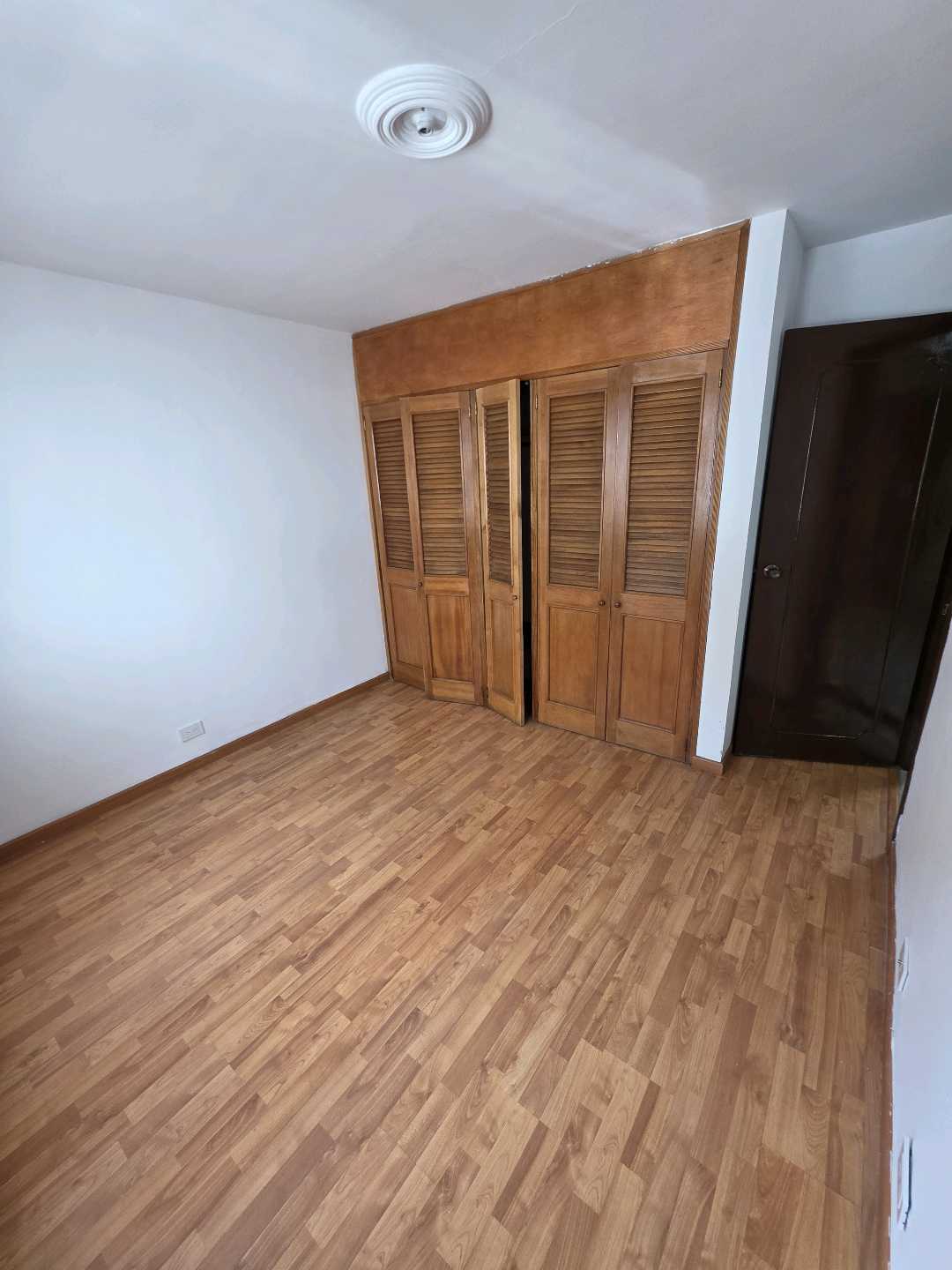 Arriendo casa la castellana