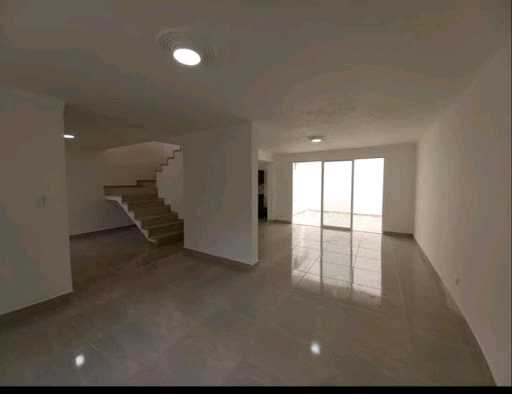 Arriendo casa la floresta