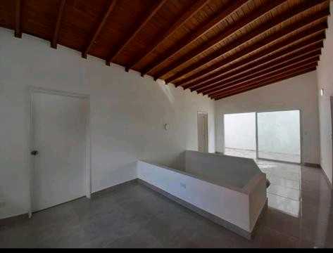 Arriendo casa la floresta