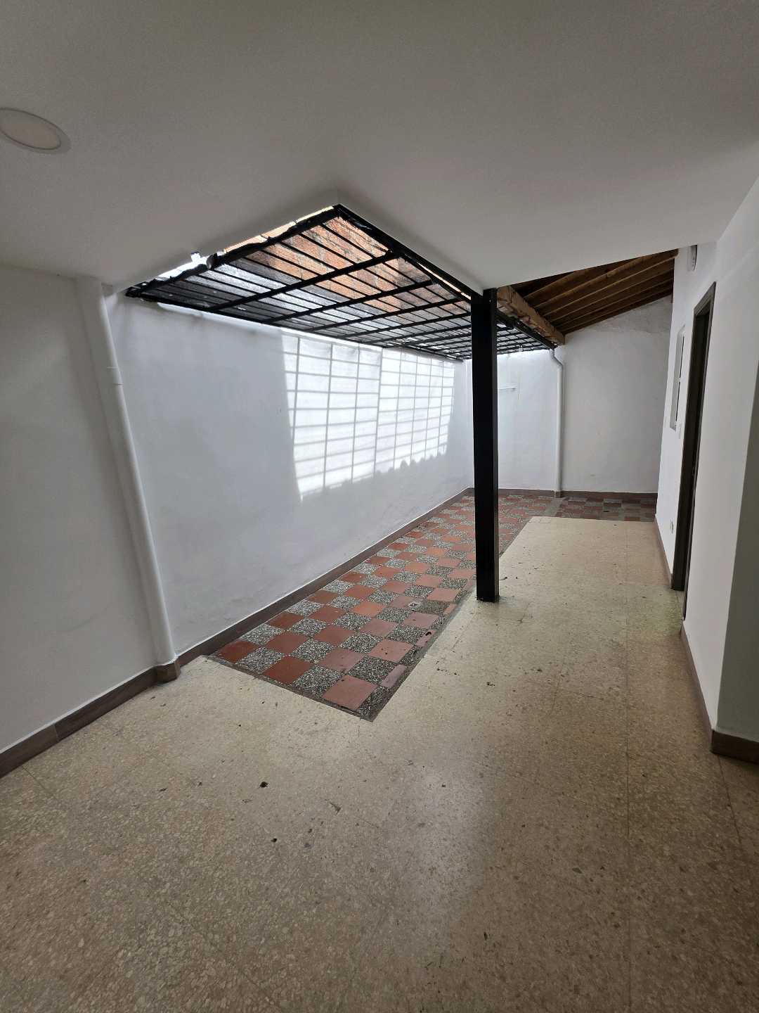Arriendo casa la floresta